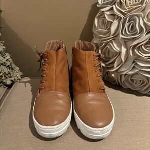 BUANA HIGH TOP SNEAKERS